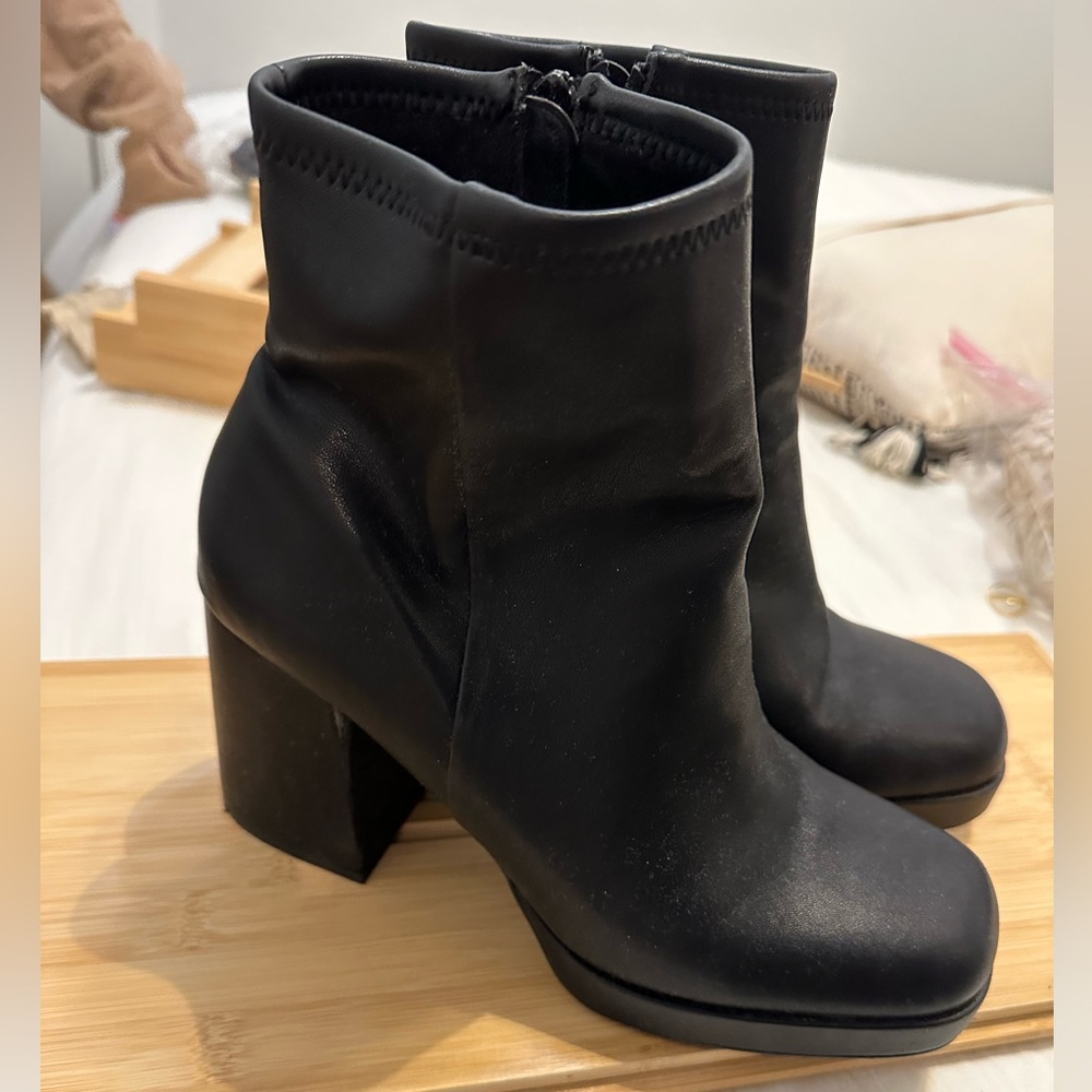 Steve Madden Black Leather Booties